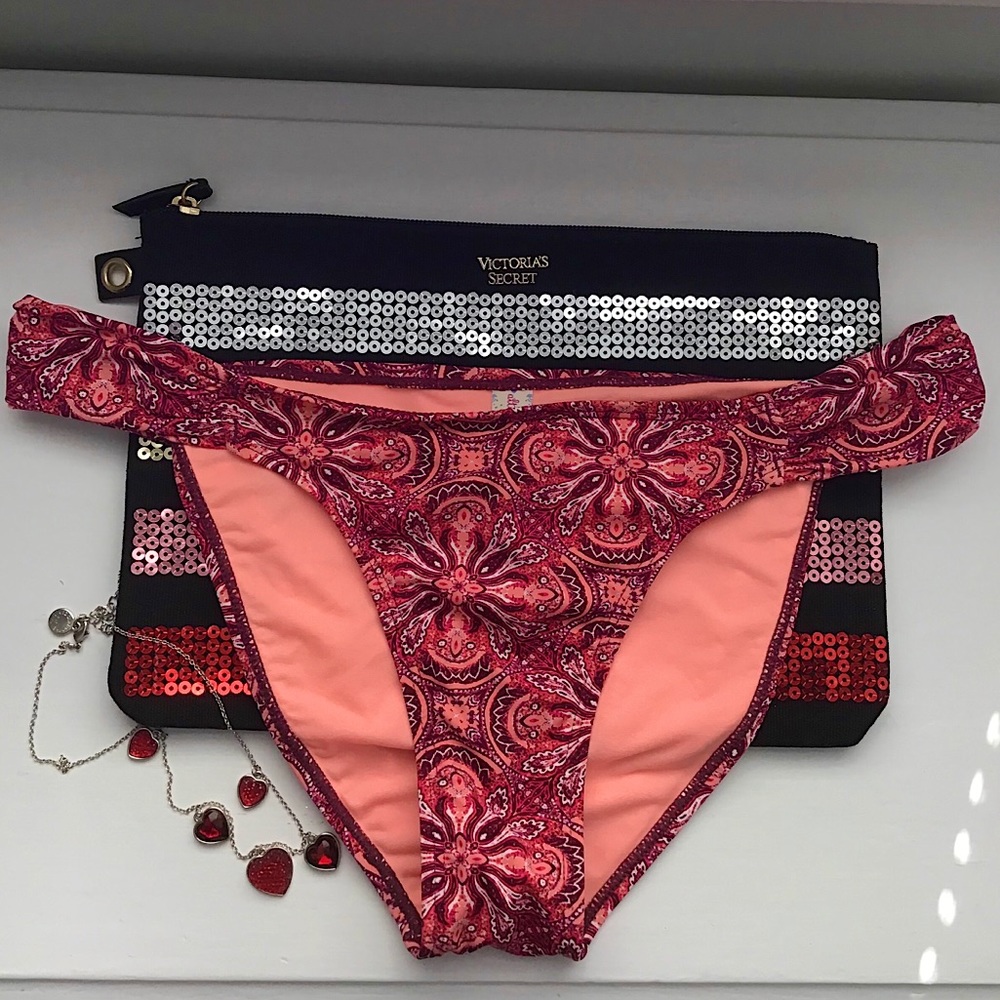 Altar’d State Red Paisley Ruched Bikini Bottom Size Large